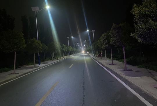我为群众办实事 | 中牟县黄店镇道路添“亮”点，安全照民心——道路照明工程施工纪实